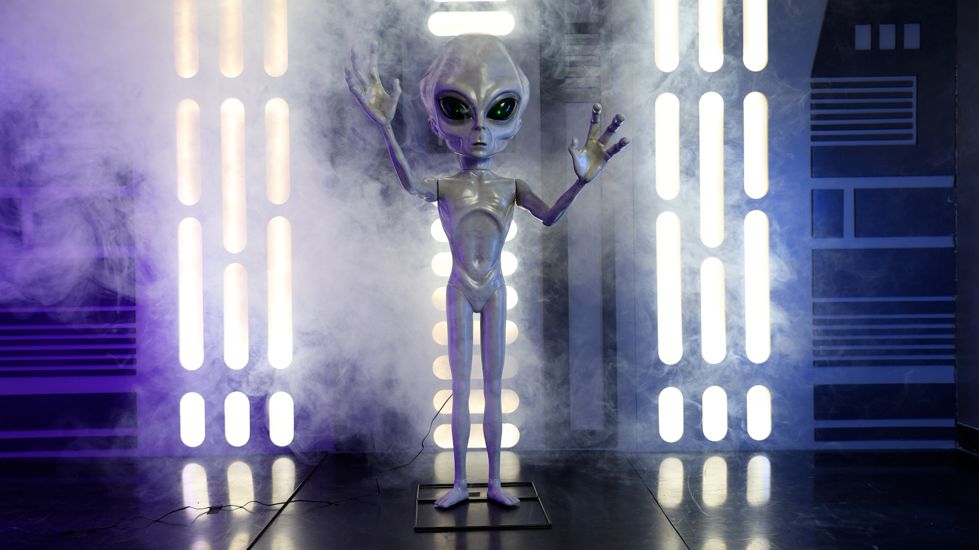 FUN96451GR Grey Area 51 Roswell Alien Animatronic Decoration